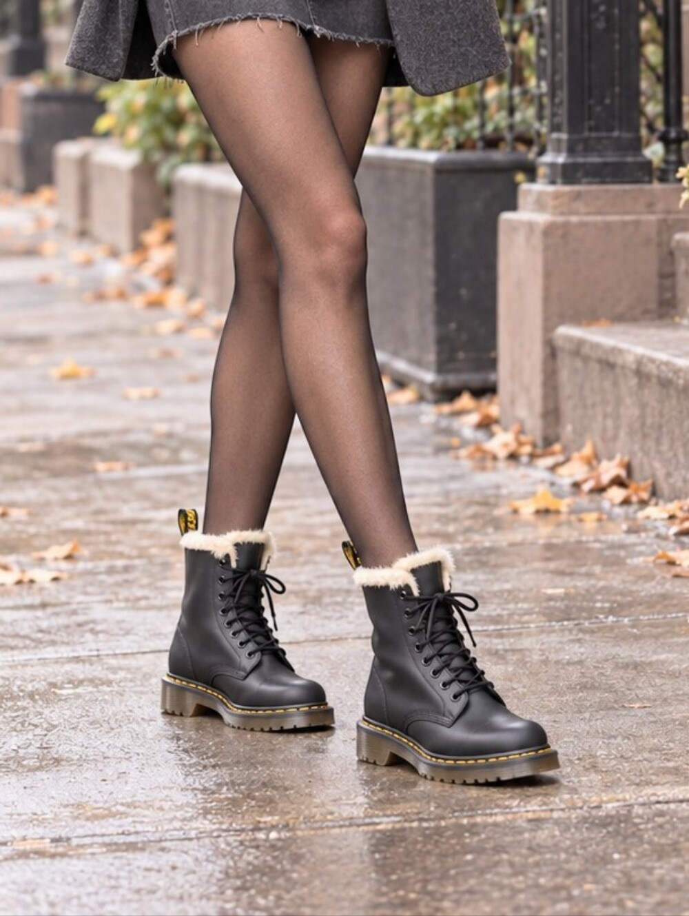 Dr. Martens 1460 Serena 8 Hole Fur Lined Wyoming Leather Combat Boots US 8